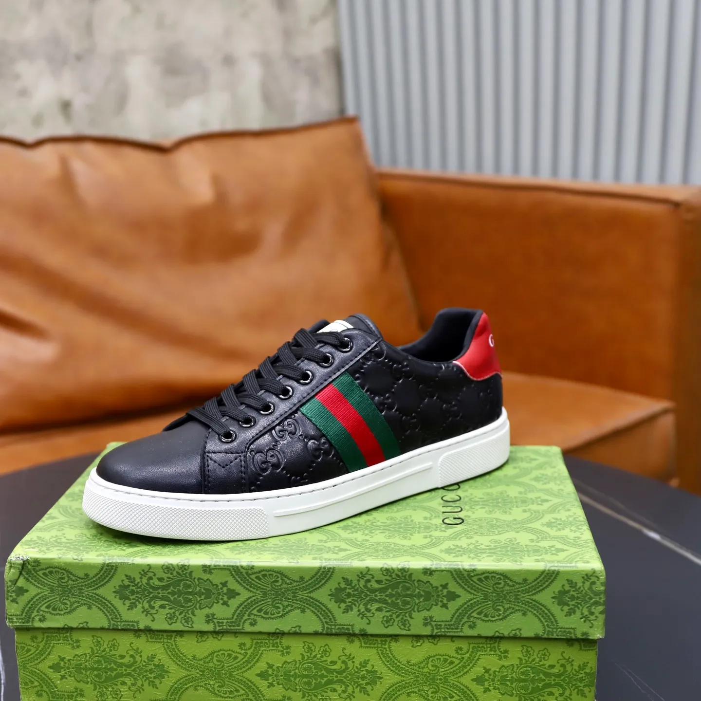 Ex-factory price: 420💰🙅‍♂️🙅‍♂️🙅‍♂️ Brand: Gucci GUCCi Standard code: 38-44 (45 customized) Grade: Same as the official website Material: Original leather splicing, comfortable and breathable sheepskin lining, original wear-resistant outsole Style category: Men's fashionable casual shoes, running, sports shoes, noble luxury brand elements, top luxury Color: actual picture color
